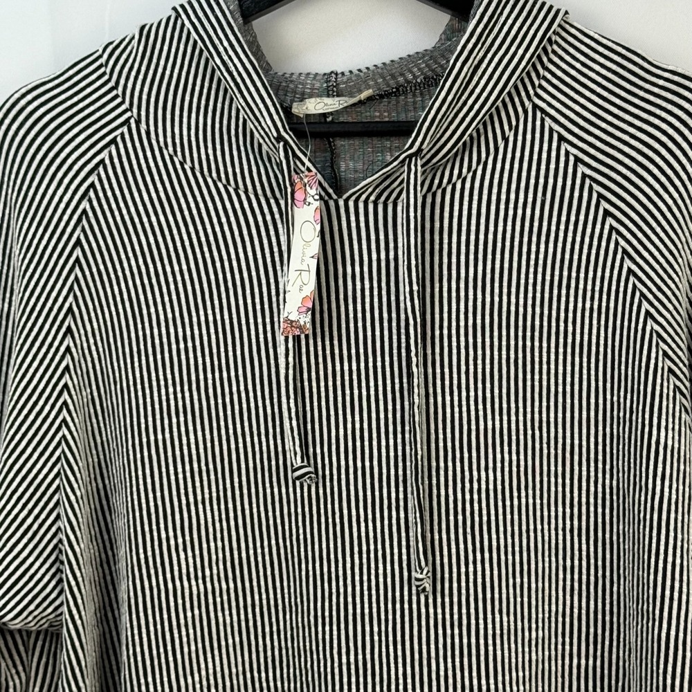 Olivia and Rae Hooded Top Womens M Striped NWT Preppy‎ Beachy